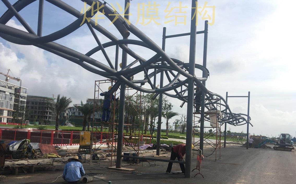 云顶国际珠海天桥膜结构骨架制作